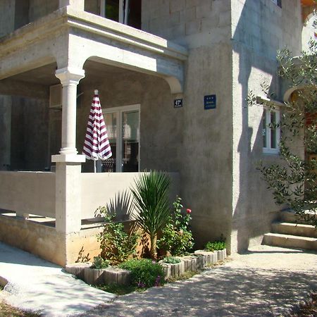 Apartments Pinus Pirovac Exterior foto