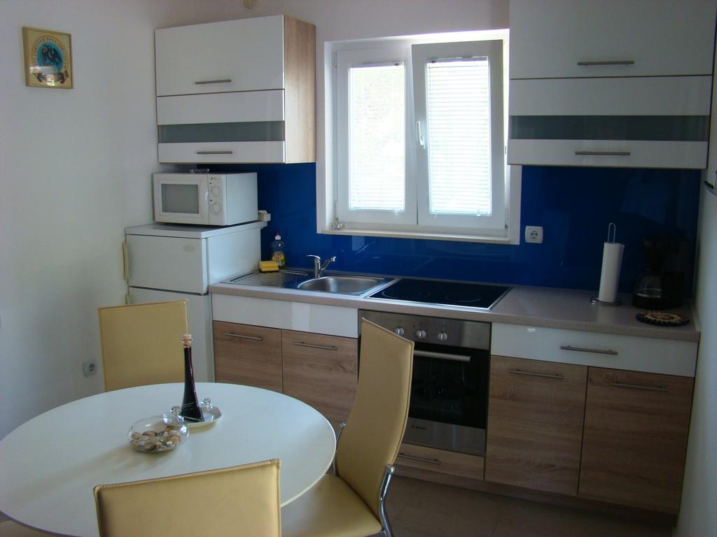 Apartments Pinus Pirovac Zimmer foto