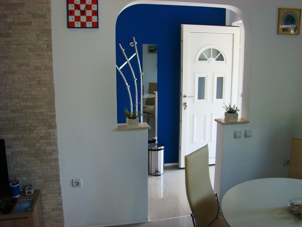Apartments Pinus Pirovac Zimmer foto