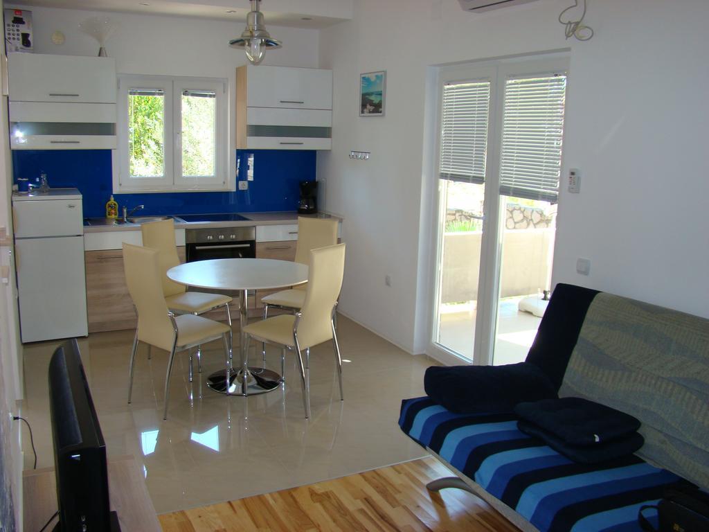 Apartments Pinus Pirovac Zimmer foto