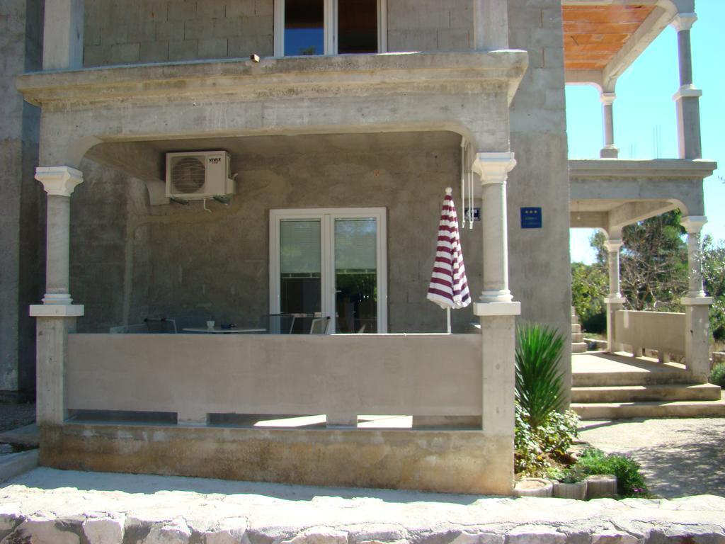 Apartments Pinus Pirovac Zimmer foto
