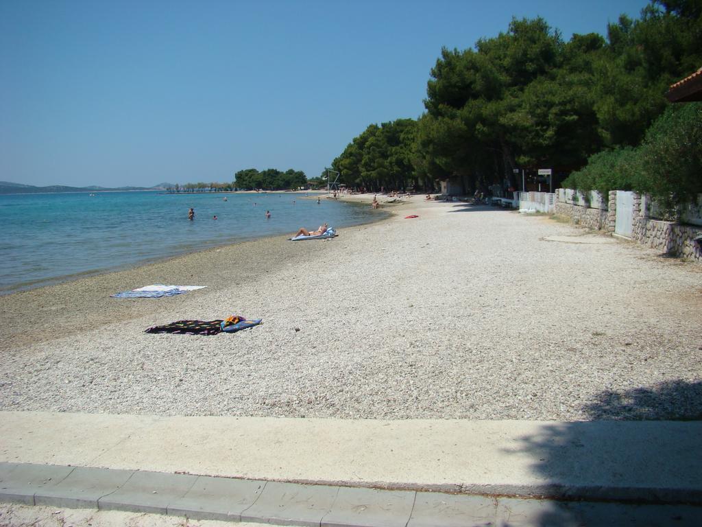 Apartments Pinus Pirovac Exterior foto